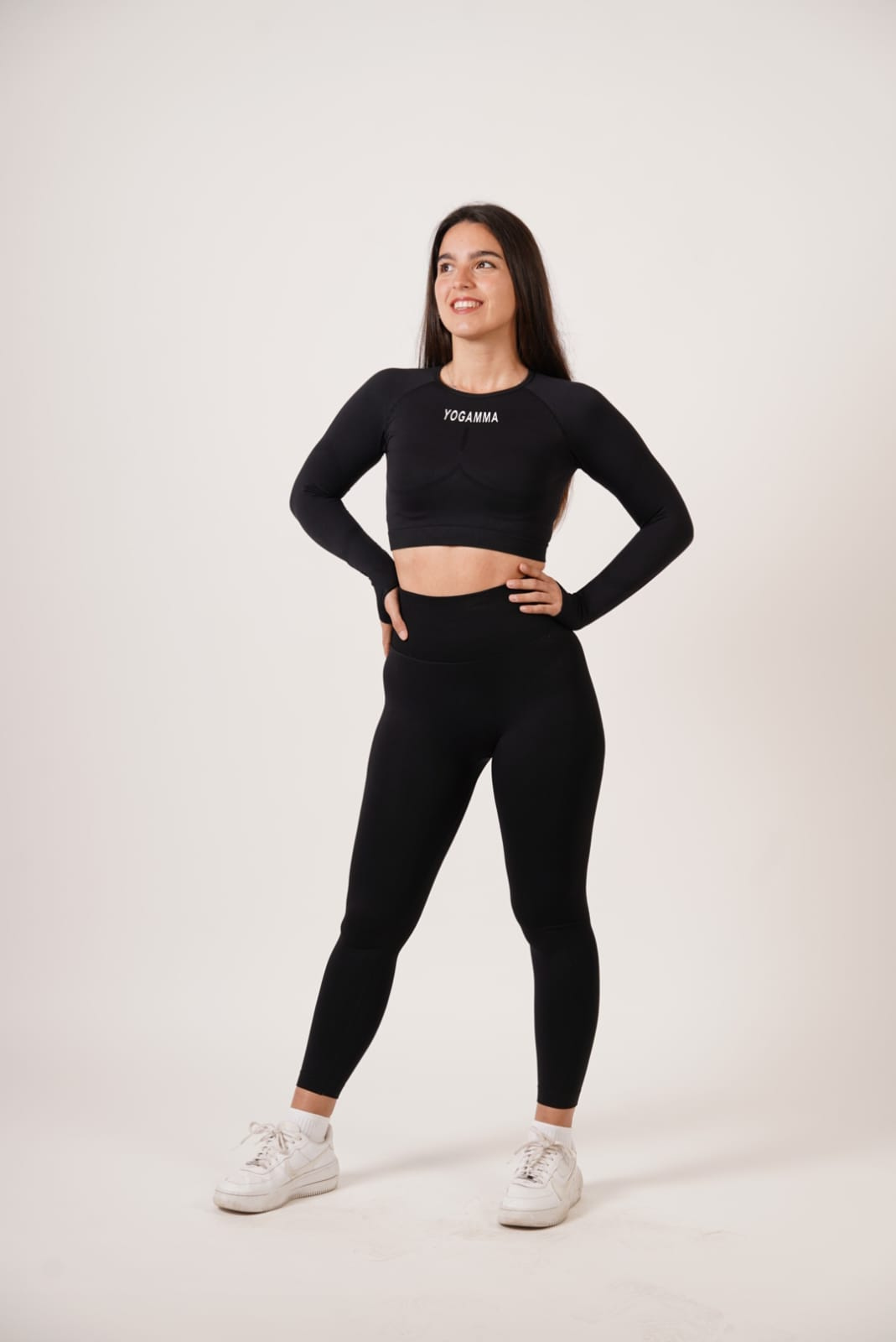 LEGGINGS PUSH UP YOGAMMA™ - NERO 🍑 + TOP MANICHE LUNGHE NERO