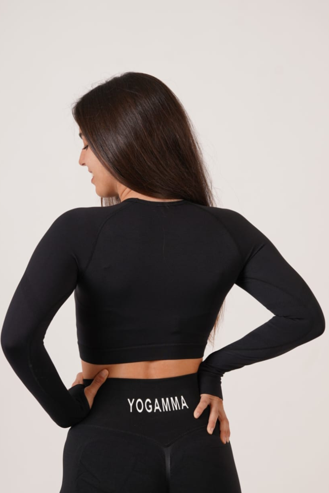 TOP MANICHE LUNGHE YOGAMMA™ - NERO 🧘‍♀️